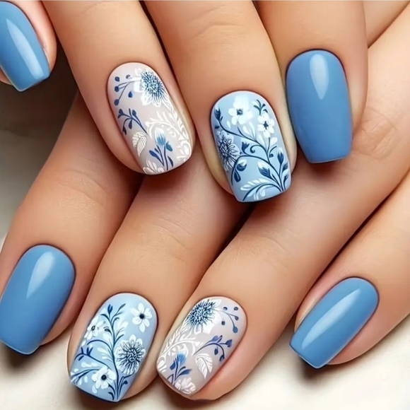 Blue & White Floral Pribt Press-on Nails - Picture 2 of 4